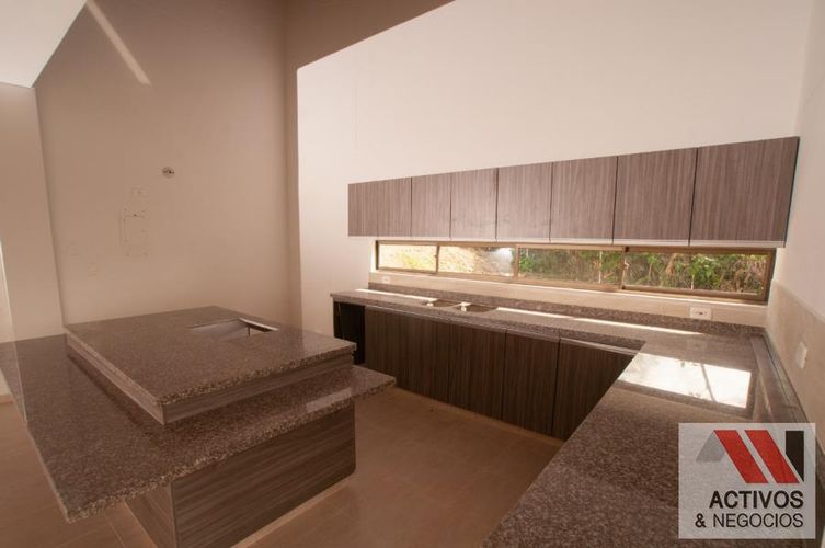 Casa de 3 alcobas en venta en La Horcona, Armenia, 252 m² · foto 23 de 24