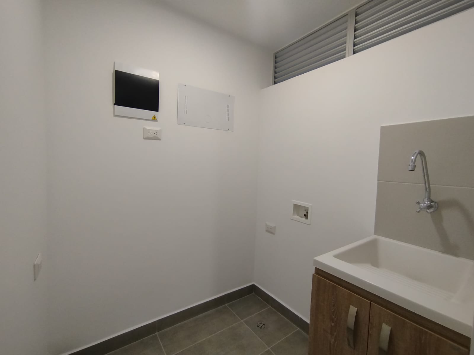 Apartamento en arriendo en Centro, Rionegro · foto 3 de 12