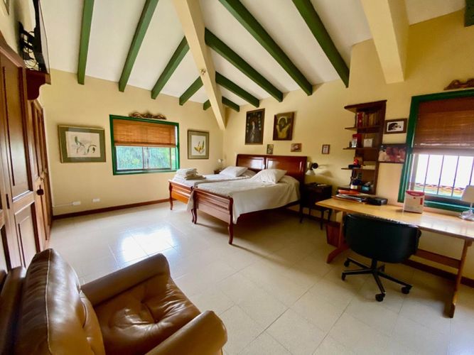 Casa de 5 alcobas en venta en Ciudad Jardin, Cali, 527 m² · foto 8 de 17