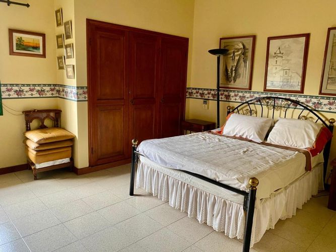 Casa de 5 alcobas en venta en Ciudad Jardin, Cali, 527 m² · foto 10 de 17