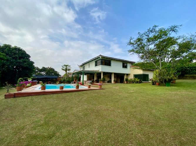 Casa de 5 alcobas en venta en Ciudad Jardin, Cali, 527 m² · foto 13 de 17