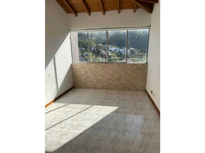 Apartamento de 4 alcobas en arriendo en Altos Del Poblado, Medellín, 150 m² · foto 4 de 10