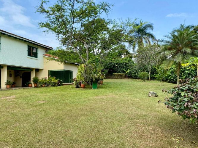 Casa de 5 alcobas en venta en Ciudad Jardin, Cali, 527 m² · foto 17 de 17