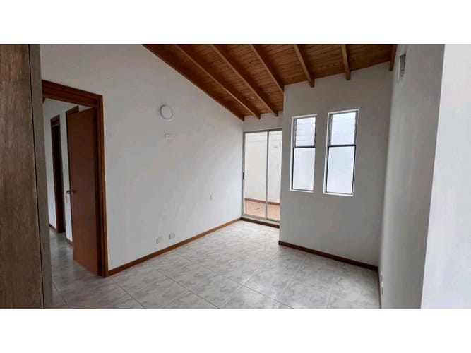 Apartamento de 4 alcobas en arriendo en Altos Del Poblado, Medellín, 150 m² · foto 6 de 10
