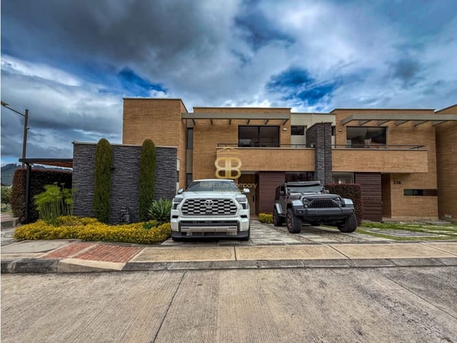 Casa de 3 alcobas en venta en Chuntame, Chía, 208 m² · foto 13 de 24