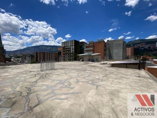 Bodega en arriendo en Perpetuo Socorro, Medellín, 3000 m² · foto 9 de 10