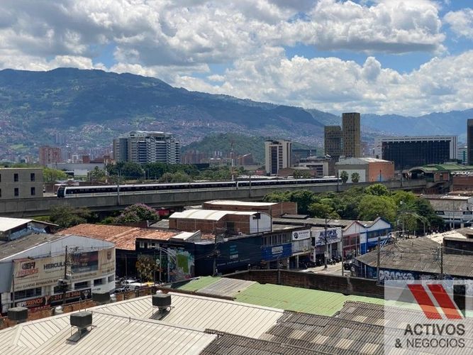 Bodega en arriendo en Perpetuo Socorro, Medellín, 3000 m² · foto 10 de 10