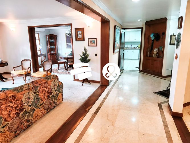 Apartamento de 3 alcobas en venta en Cerros De Suba, Bogotá, 230 m² · foto 3 de 24