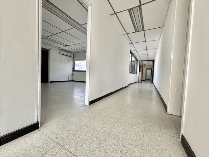 Oficina en venta en La Concordia, Bucaramanga, 209 m² · foto 8 de 21