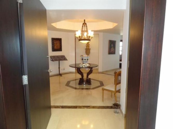 Apartamento de 3 alcobas en venta en Normandia, Cali, 420 m² · foto 3 de 23