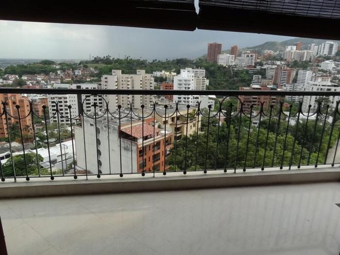 Apartamento de 3 alcobas en venta en Normandia, Cali, 420 m² · foto 8 de 23