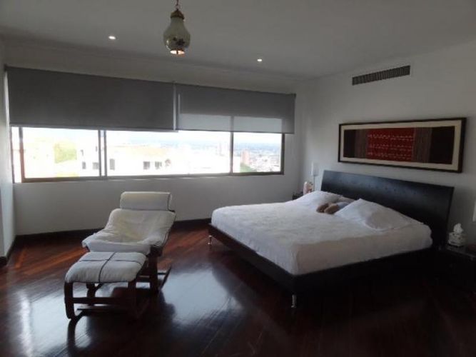 Apartamento de 3 alcobas en venta en Normandia, Cali, 420 m² · foto 11 de 23