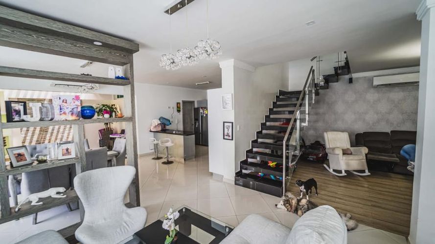 Casa de 5 alcobas en venta en Rodadero, Santa Marta, 206 m² · foto 5 de 20