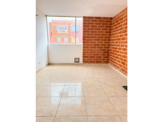 Apartamento de 2 alcobas en venta en Luis Carlos Galan Et. Ii, Soacha, 47 m² · foto 2 de 14