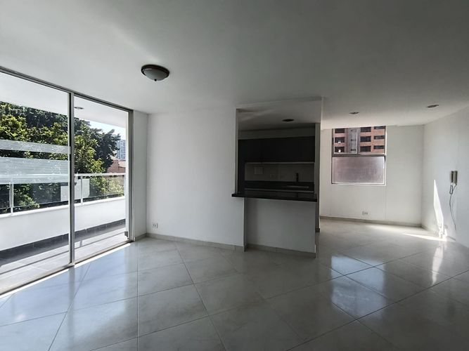 Apartamento de 2 alcobas en arriendo en Laureles, Medellín, 81 m² · foto 3 de 17