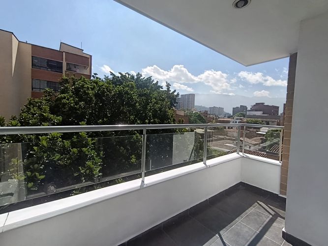 Apartamento de 2 alcobas en arriendo en Laureles, Medellín, 81 m² · foto 4 de 17