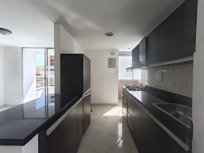 Apartamento de 2 alcobas en arriendo en Laureles, Medellín, 81 m² · foto 5 de 17