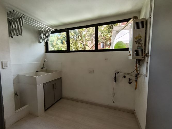 Apartamento de 3 alcobas en arriendo en El Diamante No. 2, Medellín, 175 m² · foto 8 de 18