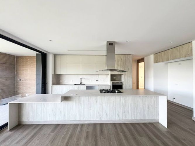 Apartamento de 3 alcobas en venta en Llano Grande, Rionegro, 290 m² · foto 2 de 19
