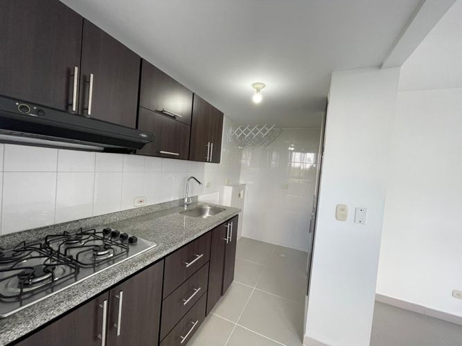 Apartamento de 2 alcobas en venta en Arroyohondo, Yumbo, 60 m² · foto 2 de 13