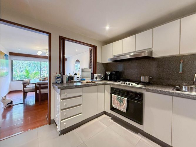 Apartamento de 3 alcobas en venta en Chico, Bogotá, 180 m² · foto 6 de 14