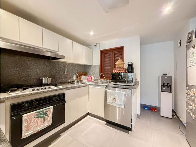 Apartamento de 3 alcobas en venta en Chico, Bogotá, 180 m² · foto 7 de 14