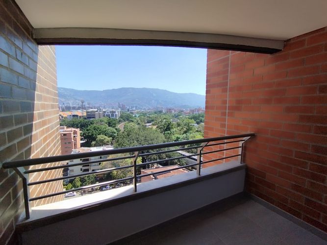 Apartamento de 3 alcobas en arriendo en Laureles, Medellín, 84 m² · foto 9 de 20