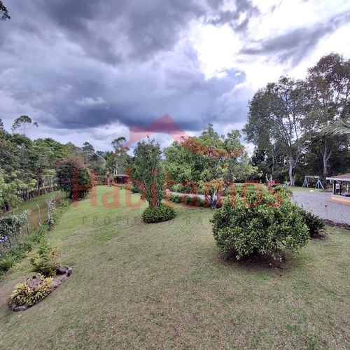 Casa de 6 alcobas en venta en Mampuesto, Rionegro · foto 2 de 24