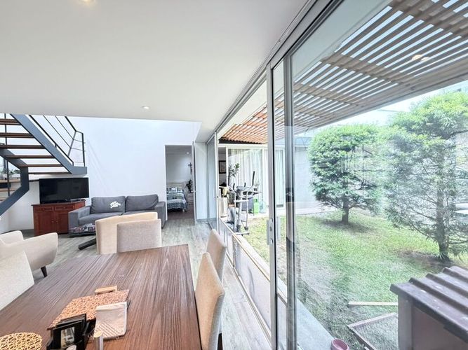 Casa de 5 alcobas en venta en Barro Blanco, Rionegro, 190 m² · foto 2 de 16