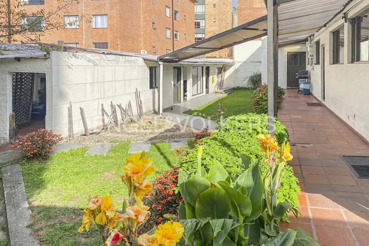 Casa en arriendo en Cedritos, Bogotá, 380 m² · foto 2 de 11