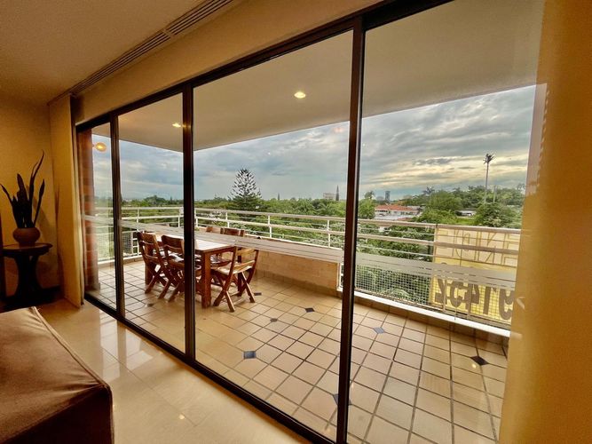 Apartamento de 4 alcobas en venta en Ciudad Jardin, Cali, 329 m² · foto 2 de 24