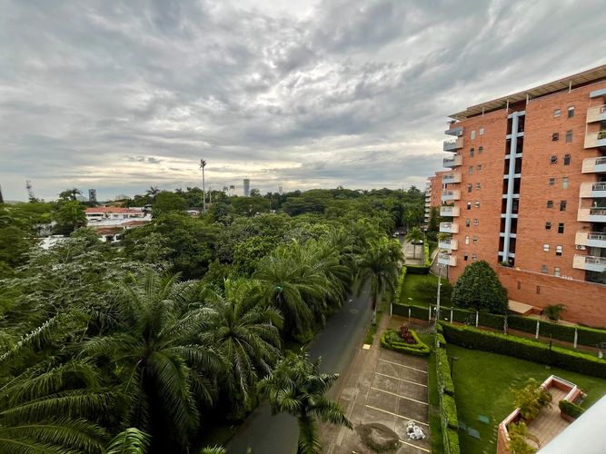 Apartamento de 4 alcobas en venta en Ciudad Jardin, Cali, 329 m² · foto 3 de 24