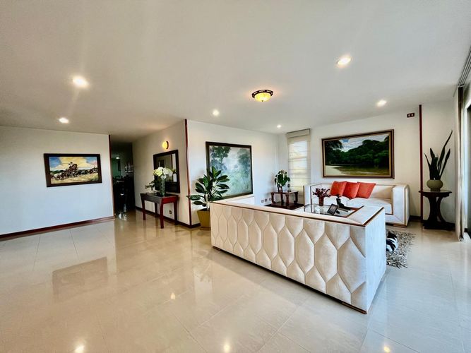 Apartamento de 4 alcobas en venta en Ciudad Jardin, Cali, 329 m² · foto 5 de 24