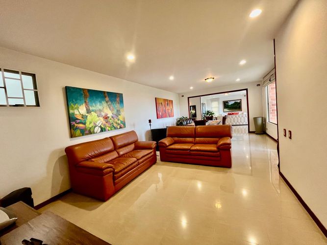Apartamento de 4 alcobas en venta en Ciudad Jardin, Cali, 329 m² · foto 9 de 24
