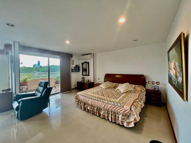 Apartamento de 4 alcobas en venta en Ciudad Jardin, Cali, 329 m² · foto 18 de 24