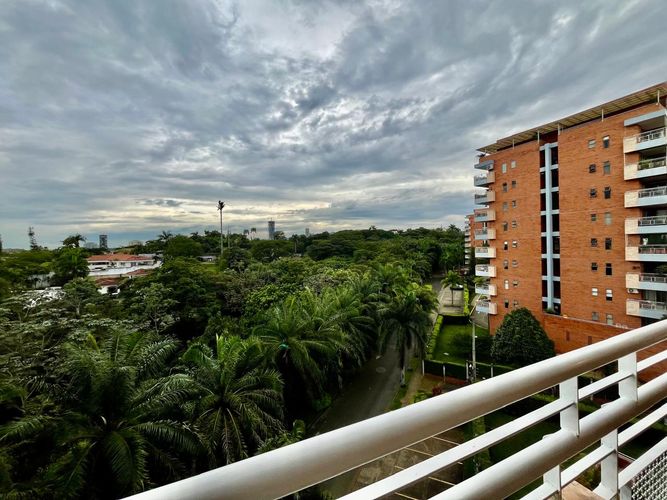 Apartamento de 4 alcobas en venta en Ciudad Jardin, Cali, 329 m² · foto 22 de 24