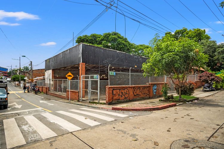 Local en arriendo en Unicentro Cali, Cali, 784 m² · foto 9 de 13