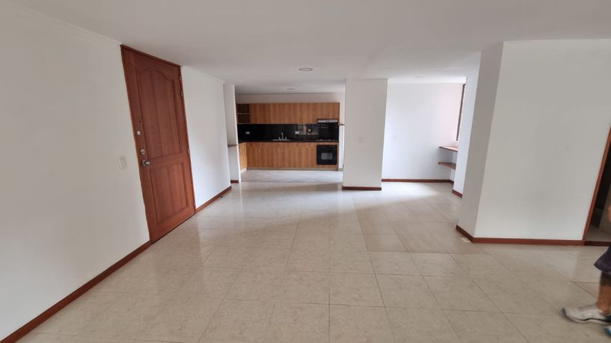 Apartamento de 3 alcobas en arriendo en Los Balsos, Medellín, 118 m² · foto 3 de 24