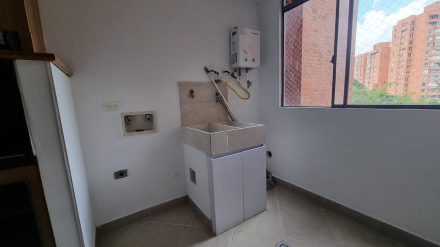 Apartamento de 3 alcobas en arriendo en Los Balsos, Medellín, 118 m² · foto 7 de 24