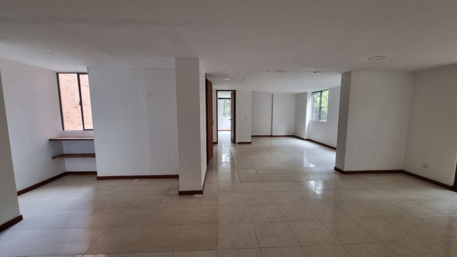 Apartamento de 3 alcobas en arriendo en Los Balsos, Medellín, 118 m² · foto 8 de 24