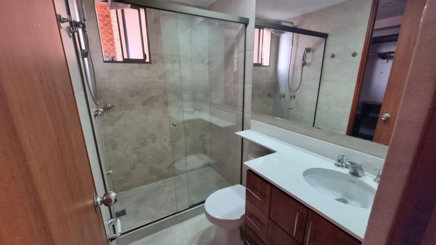 Apartamento de 3 alcobas en arriendo en Los Balsos, Medellín, 118 m² · foto 12 de 24