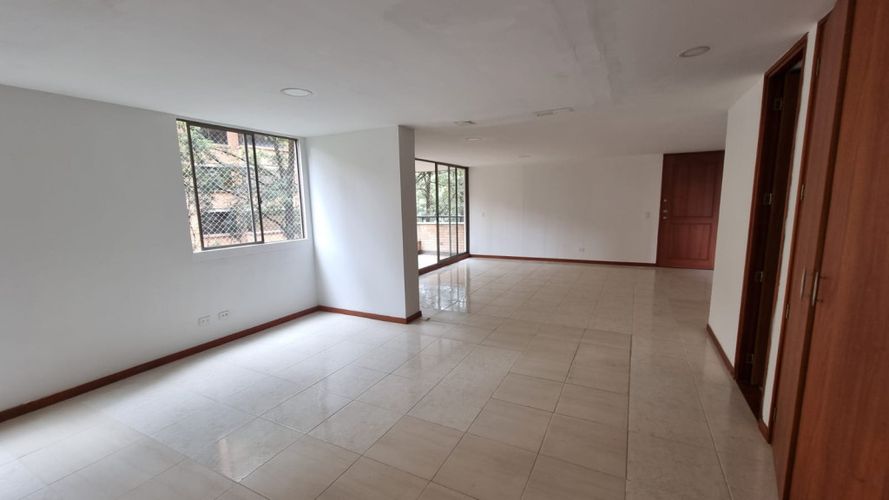 Apartamento de 3 alcobas en arriendo en Los Balsos, Medellín, 118 m² · foto 18 de 24
