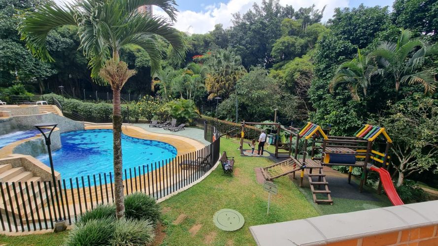 Apartamento de 3 alcobas en arriendo en Los Balsos, Medellín, 118 m² · foto 22 de 24