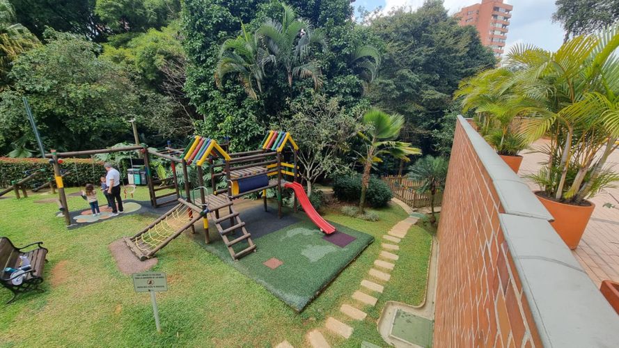 Apartamento de 3 alcobas en arriendo en Los Balsos, Medellín, 118 m² · foto 23 de 24