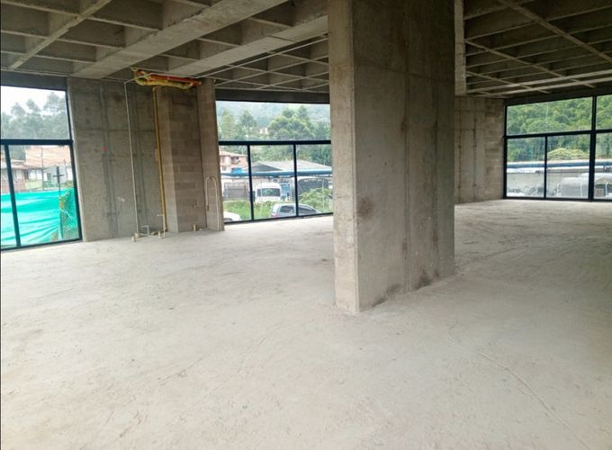 Local en arriendo en El Retiro, 225 m² · foto 2 de 4