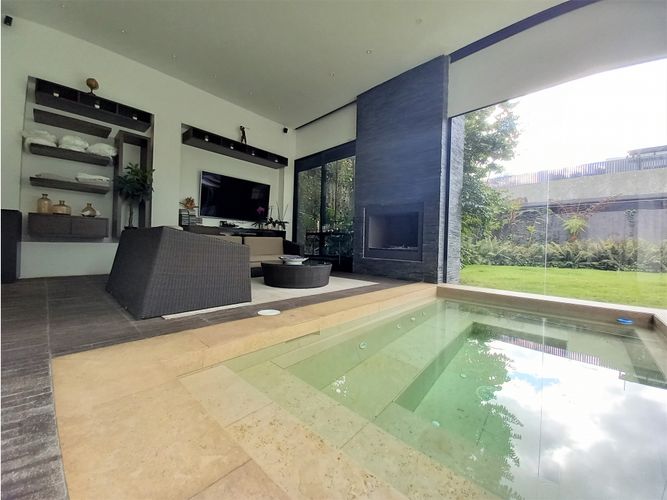 Casa de 4 alcobas en venta en Santa Ana Oriental, Bogotá, 674 m² · foto 3 de 24