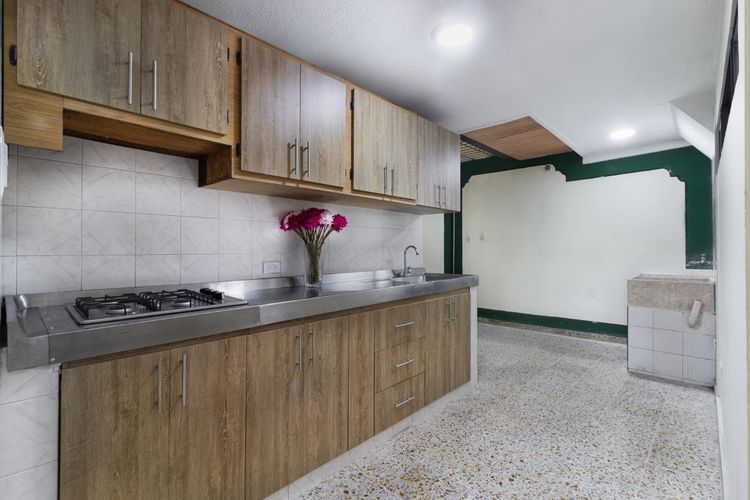 Casa de 10 alcobas en venta en Departamental, Cali, 508 m² · foto 11 de 19