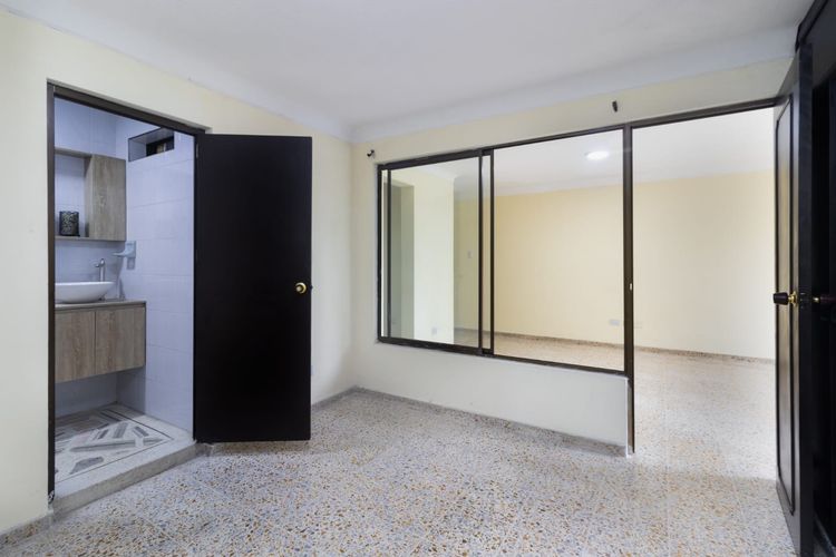 Casa de 10 alcobas en venta en Departamental, Cali, 508 m² · foto 14 de 19