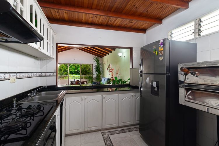 Casa de 10 alcobas en venta en Departamental, Cali, 508 m² · foto 17 de 19