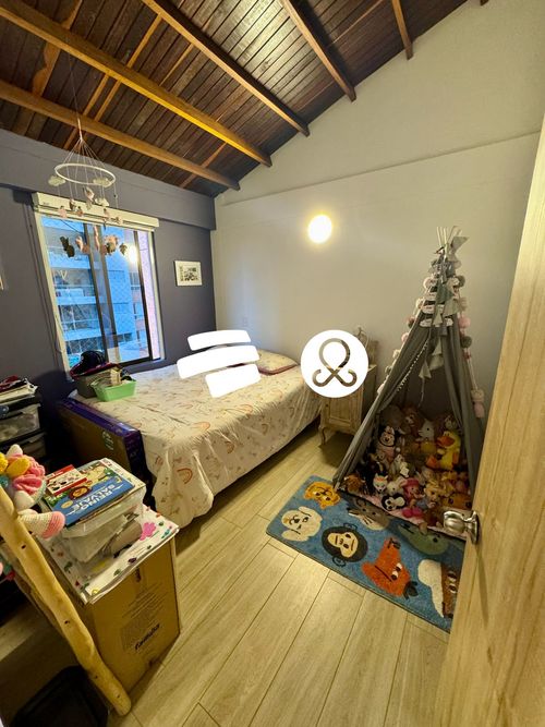 Casa de 4 alcobas en venta en El Tesoro, Medellín, 304 m² · foto 7 de 10